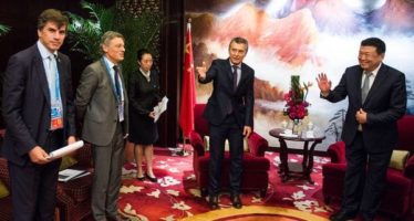Macri se reunió con empresarios en China a la búsqueda de inversiones