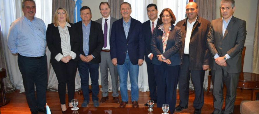 Gobernadores peronistas reclamaron un «trato igualitario» de Casa Rosada