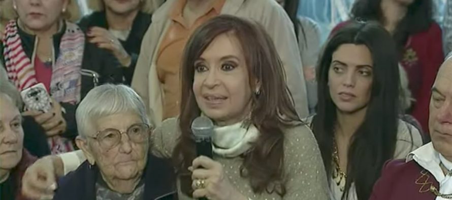 Cristina Kirchner: «Tenemos un presidente más de spot publicitario que de gestión»