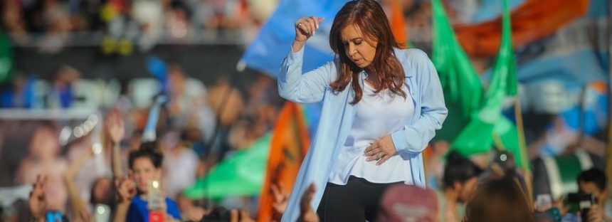 Multitudinario cierre de campaña de CFK en Racing