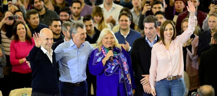 Macri y Carrió cierran la campaña en Ferro