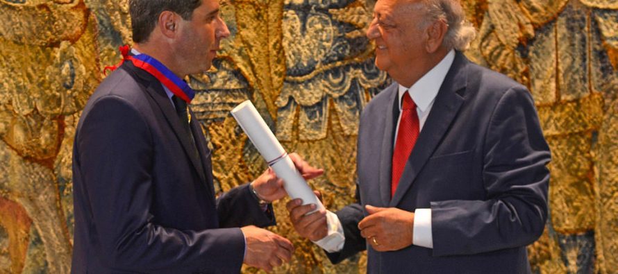 Sergio Uñac fue distinguido por la embajada chilena