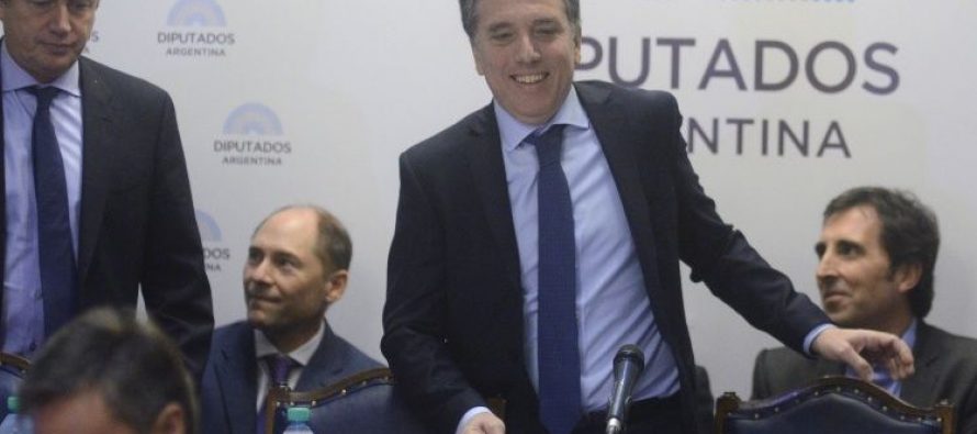 Dujovne aceptó la invitación del peronismo y explicará el acuerdo con el FMI en el Congreso