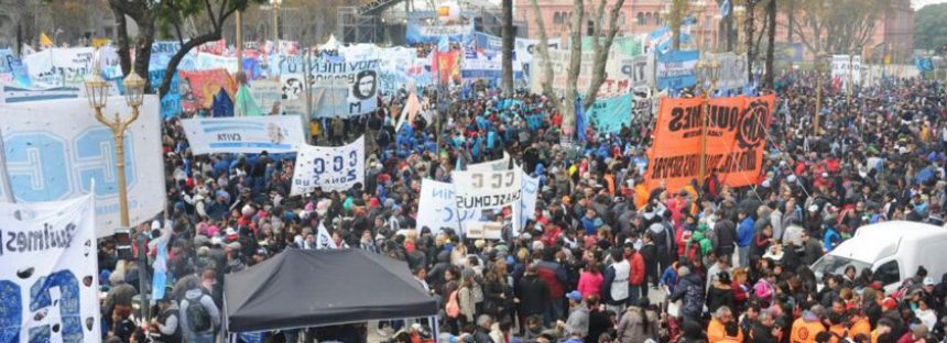 Gremios, movimientos sociales y el PJ marcharán contra el presupuesto