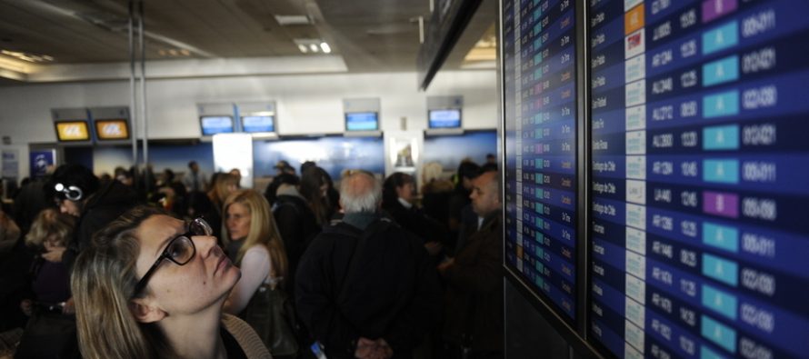 Los gremios aeronáuticos dejan sin volar a 15.000 pasajeros