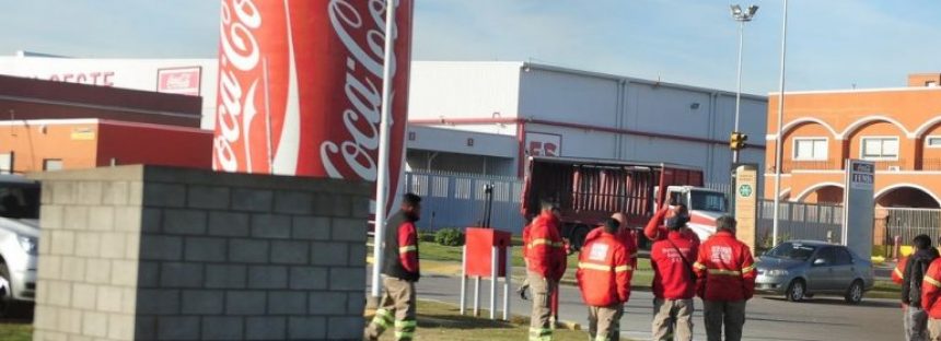 Coca Cola presentará un plan de reestructuración y podría despedir personal