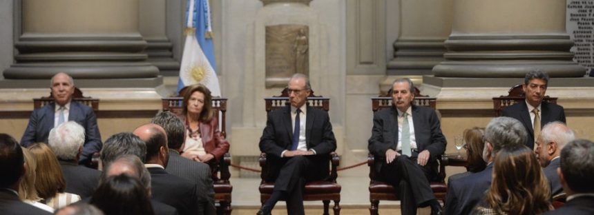 Una resolución de la Corte Suprema retrasa el juicio contra Cristina Kirchner