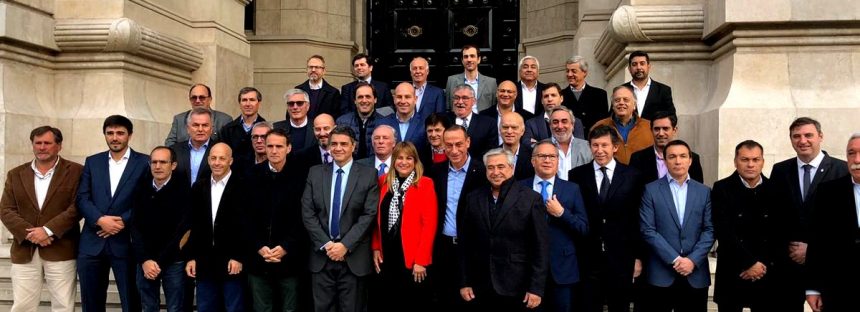 Intendentes de todos los partidos políticos expusieron en la Corte por la facultad de cobrar tasas