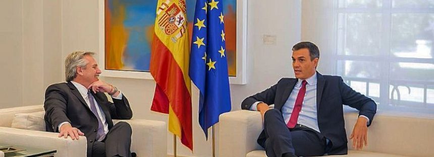 Alberto Fernández se reunió en España con el presidente Pedro Sánchez