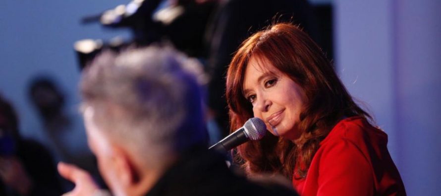 Cristina Kirchner regresó de Cuba y retomará la campaña electoral