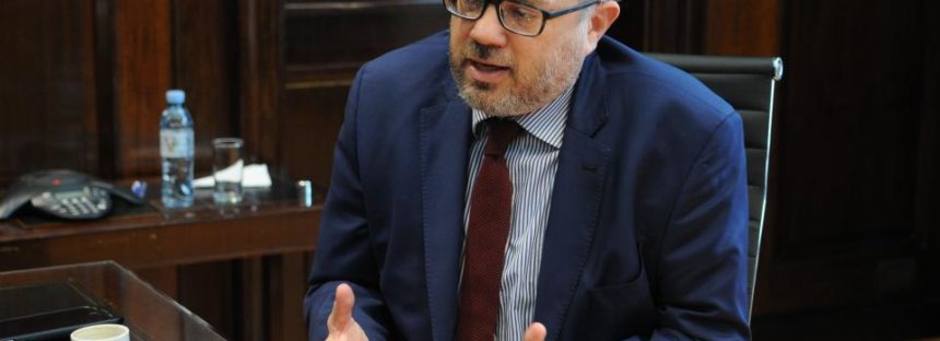 Matías Kulfas: “Paso a paso, hay que salir de terapia intensiva y pasar a la intermedia”