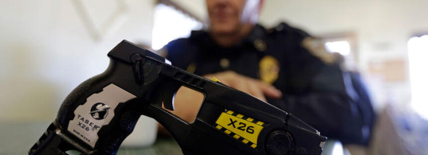 Evaluarían la posibilidad de incorporar las pistolas Taser para «policías de proximidad»