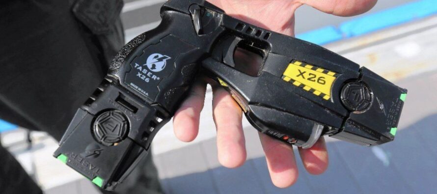 Berni le pidió al Gobierno nacional que le traspase todas las Taser que compró y no va a usar