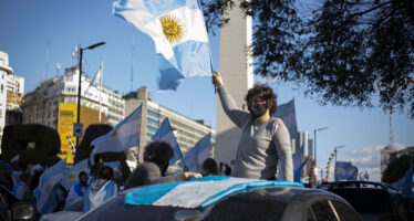 Mulitudinarias marchas contra el Gobierno en el Obelisco y varias ciudades del país