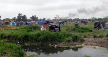 Buenos Aires otorgará subsidios de $50 mil por mes para evitar tomas de tierras