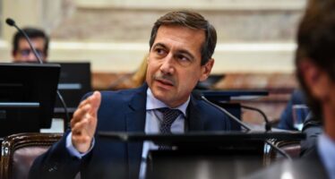 Vacunatorio VIP: la oposición exigió que Cafiero y Vizzotti vayan al Senado