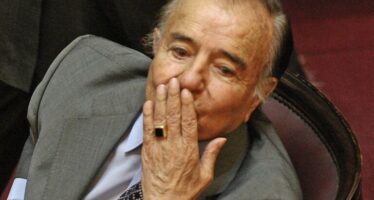 Investigan el robo del histórico anillo que Menem usó durante su presidencia