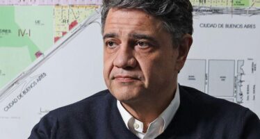 Susto para Santilli: Manes y Macri negocian listas comunes a nivel local
