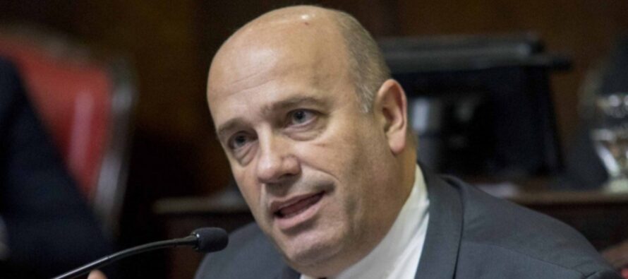 De Leo: «Vamos a una confrontación interna en Juntos, entre Manes y Santilli»