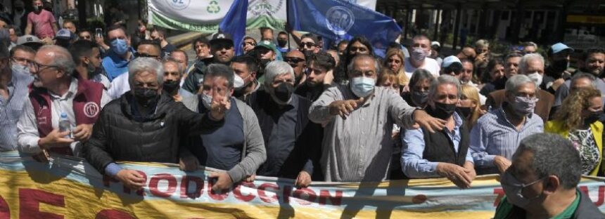 Revival de los 70′: la CGT se une contra los Fernández y la izquierda kirchnerista