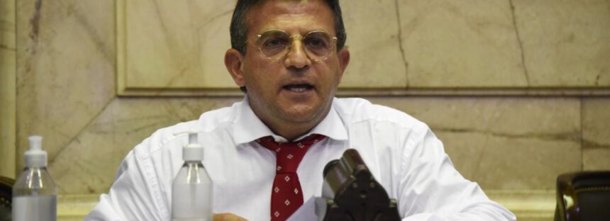 Diputado del FdT propone repudiar los dichos del exministro Villegas