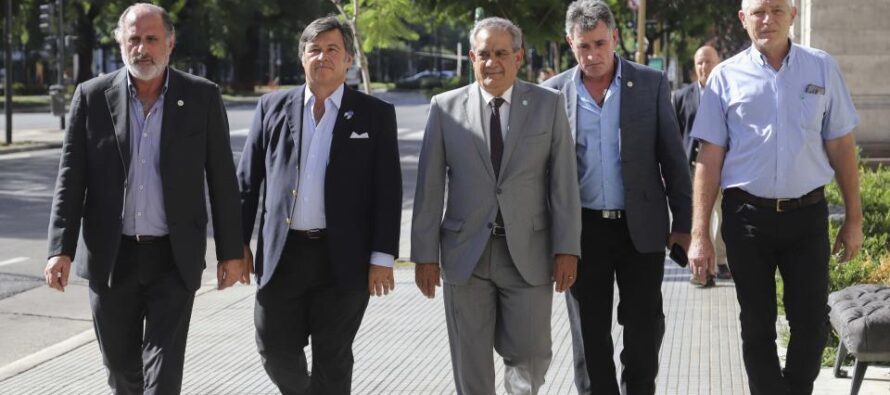 Nuevo cruce entre el Gobierno y el campo: la Mesa de Enlace rechazó una invitación de Domínguez
