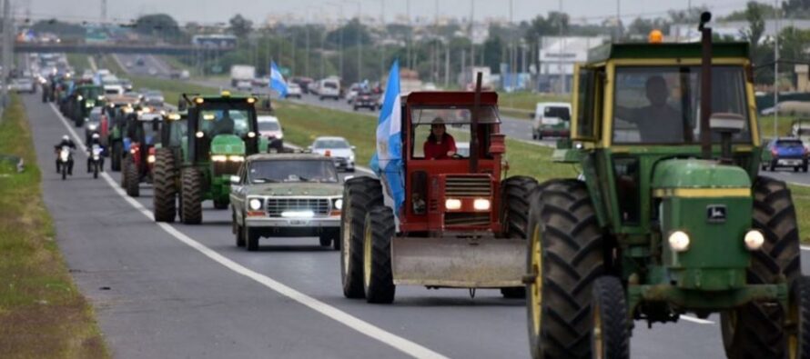 Para el Gobierno, el tractorazo es «una marcha política» sin consignas claras