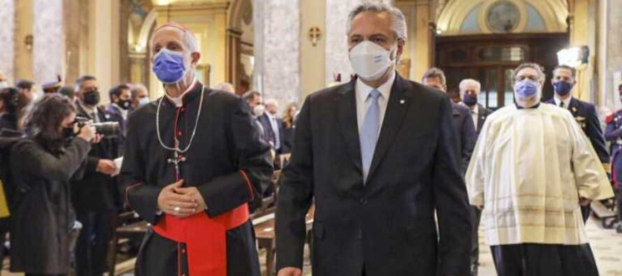 Ante el Presidente, el cardenal Poli pidió «una Argentina más fraterna» en el Tedeum