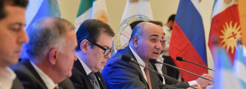 Manzur advirtió sobre el precio de los combustibles: «A los que cobren de más les vamos a caer con todo el peso de la ley”