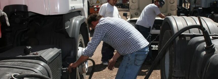 Anuncian medidas para generar una «paulatina normalización» del abastecimiento de gasoil
