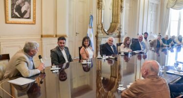 «Fomentar el desarrollo en cada rincón de la Argentina», la consigna bajo la cual Manzur y Tolosa Paz recibieron a intendentes de Córdoba