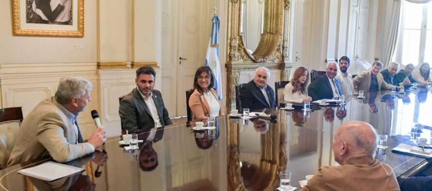 «Fomentar el desarrollo en cada rincón de la Argentina», la consigna bajo la cual Manzur y Tolosa Paz recibieron a intendentes de Córdoba