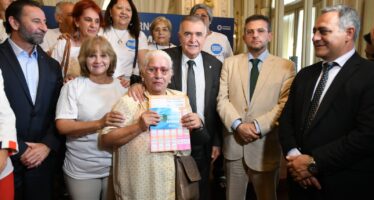 Tucumán: Osvlado Jaldo presentó el Boleto Gratuito para jubilados