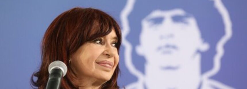 Cristina Kirchner se refirió a su situación electoral: «Ni renunciamiento ni autoexclusión, hay proscripción»