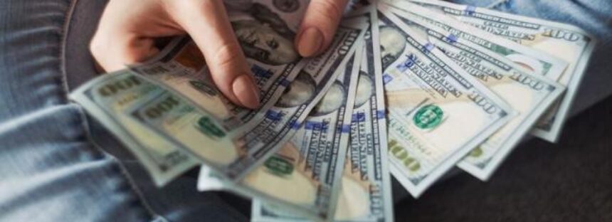 El dólar blue no para de escalar: nuevo récord nominal y brecha cambiaria por encima del 100%