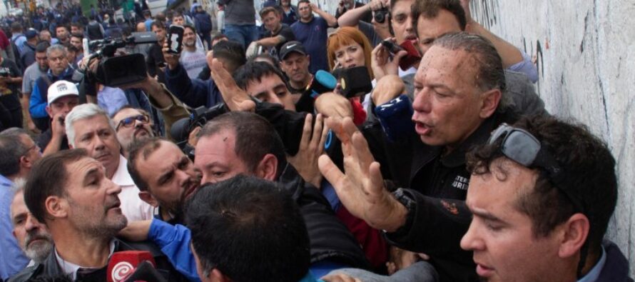 La Policía detuvo a dos colectiveros por la golpiza a Sergio Berni