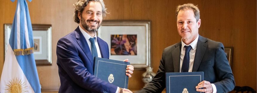 Cafiero firmó convenio con River: «Vemos que hay un espacio importante para explotar»