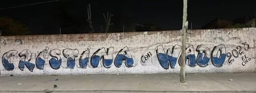 En el Conurbano aparecieron pintadas con la leyenda “Wado 2023”