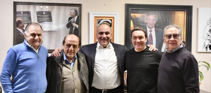 Manzur se reunió con intendentes del conurbano previo al cierre de candidaturas
