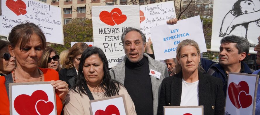 Gran movilización para reclamar la emergencia nacional en adicciones