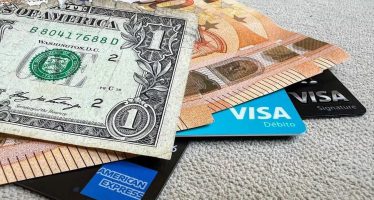 Aumentó el dólar tarjeta para compras en el exterior: a cuánto cotiza tras la suba de los impuestos