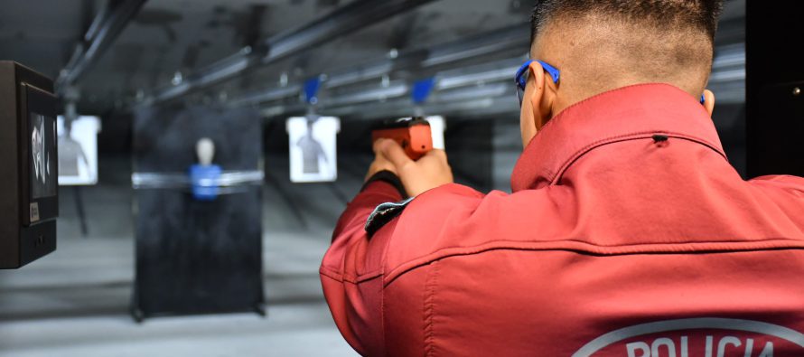 Cómo funcionan las pistolas BYRNA, las nuevas armas de letalidad reducida que sumó la Policía de la Ciudad