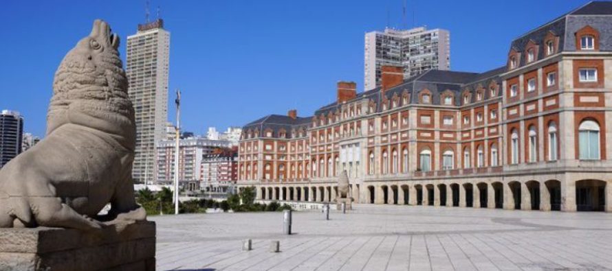 Mar del Plata: Valenzuela denunció el estado de La Rambla y horas después Kicillof anunció su obra