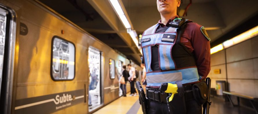 La policía de la Ciudad comenzará a usar las pistolas Taser en el Subte