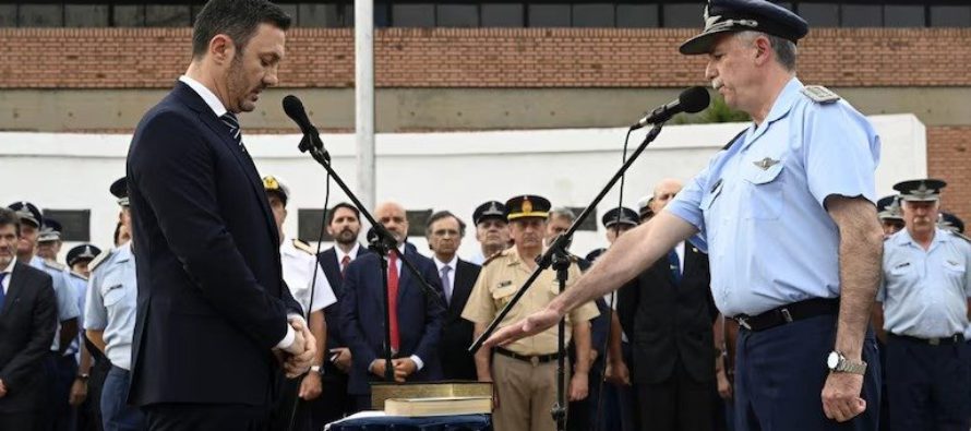 Quién es Fernando Mengo, el ex jefe de la Fuerza Aérea echado por Luis Petri