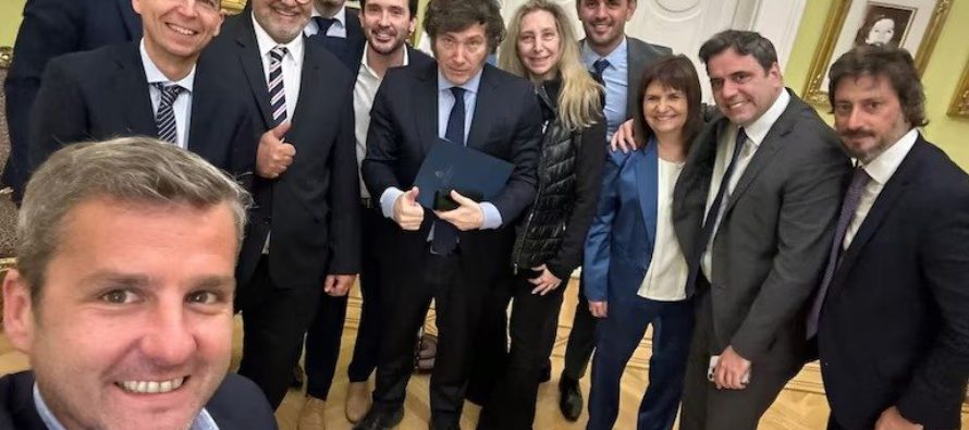 Javier Milei recibe al bloque de la UCR en medio de especulaciones por el armado electoral 2025