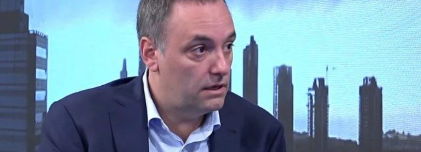 Manuel Adorni: «El PRO es un Nokia 1100 y nosotros un iPhone 16 PRO, quedó obsoleto»