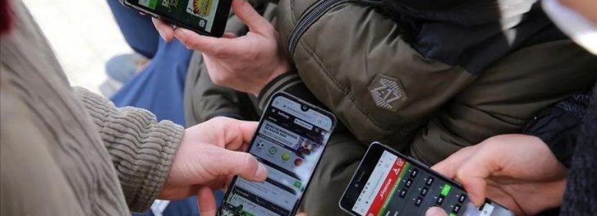Más de 100 influencers fueron denunciados por promocionar juego ilegal online
