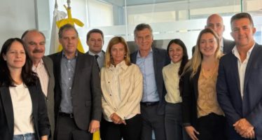 Mauricio Macri se reunió con senadores del PRO para analizar la alianza con LLA