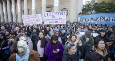 Cristina Kirchner llamó a la militancia a “organizarse” y reiteró la consigna “Vamos a volver”